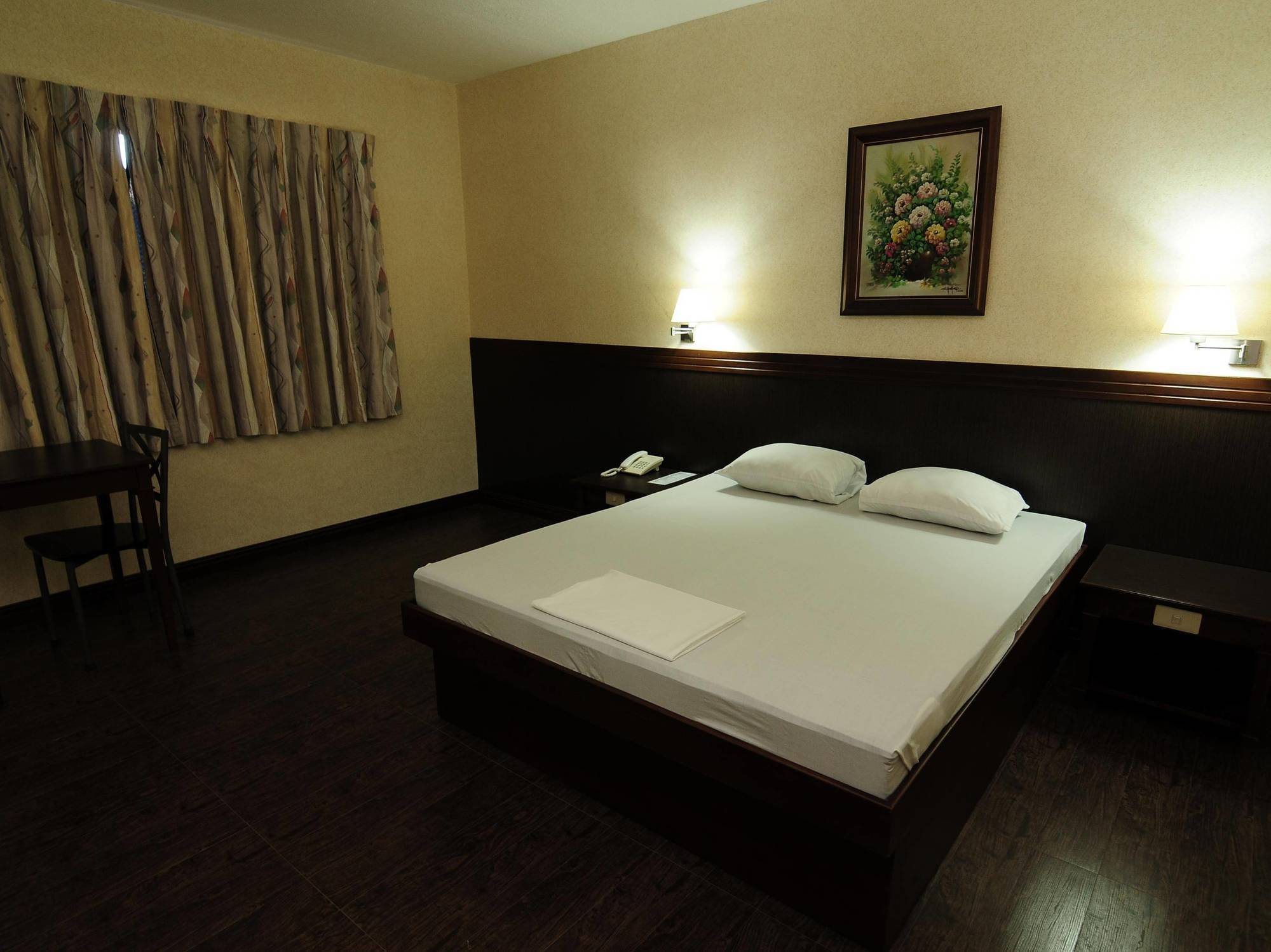 Neuhaus Inn Legazpi Zewnętrze zdjęcie