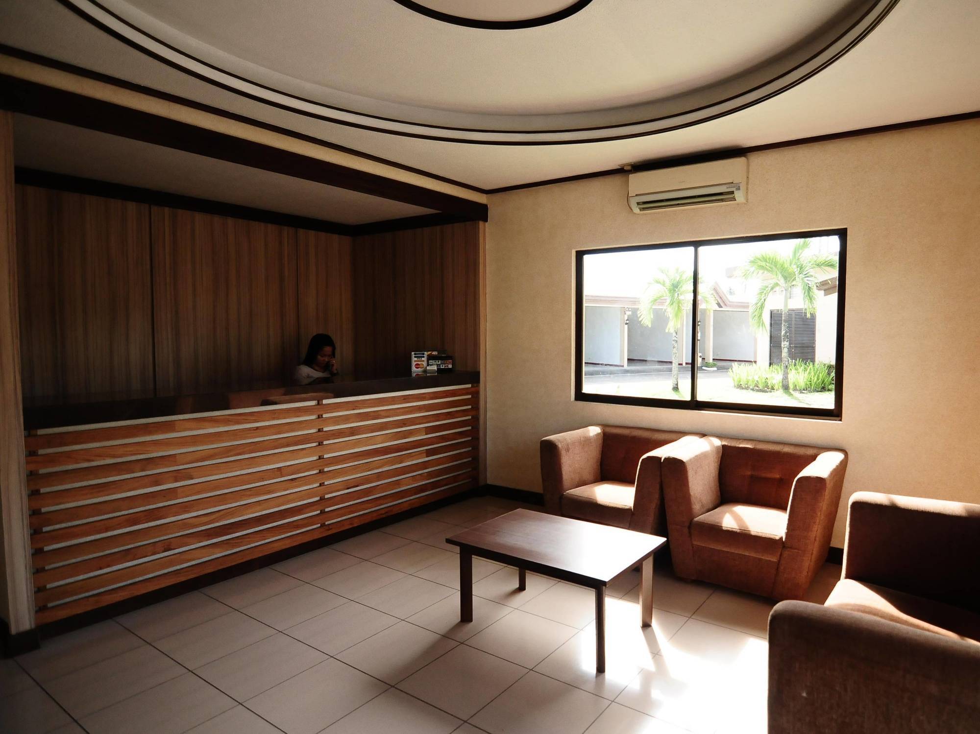 Neuhaus Inn Legazpi Zewnętrze zdjęcie