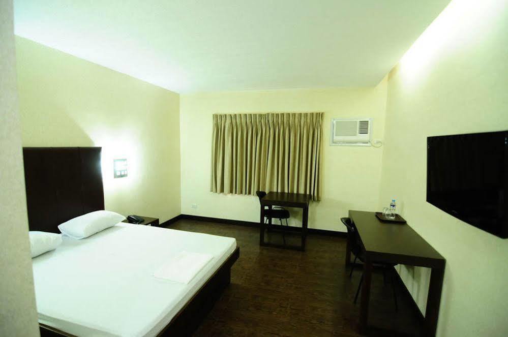 Neuhaus Inn Legazpi Zewnętrze zdjęcie