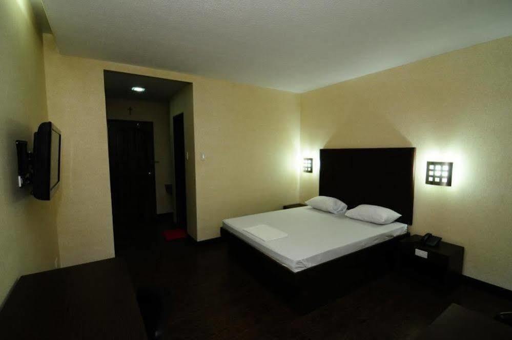 Neuhaus Inn Legazpi Zewnętrze zdjęcie