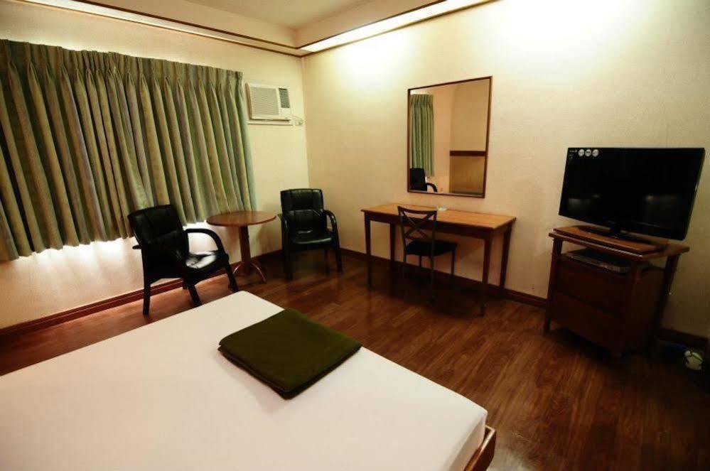 Neuhaus Inn Legazpi Zewnętrze zdjęcie