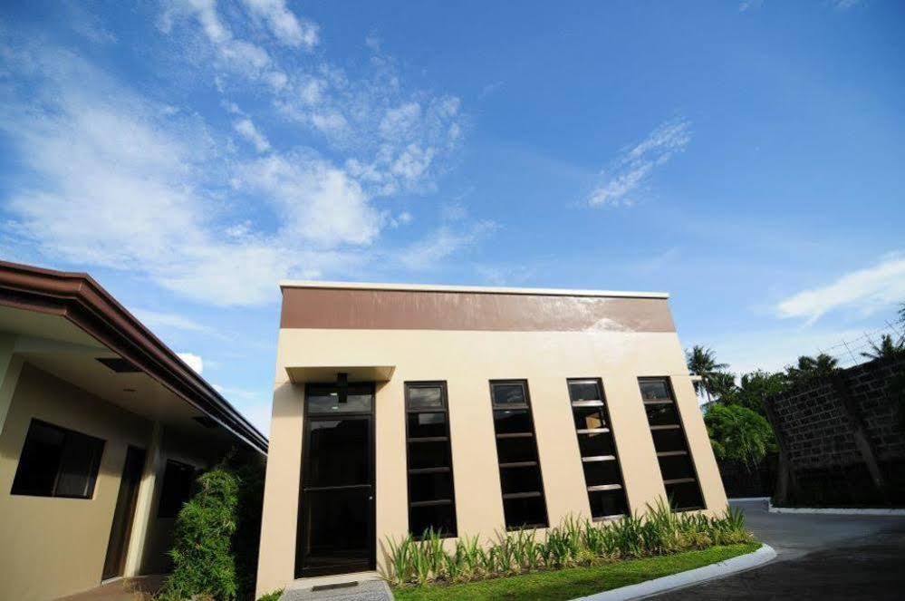 Neuhaus Inn Legazpi Zewnętrze zdjęcie