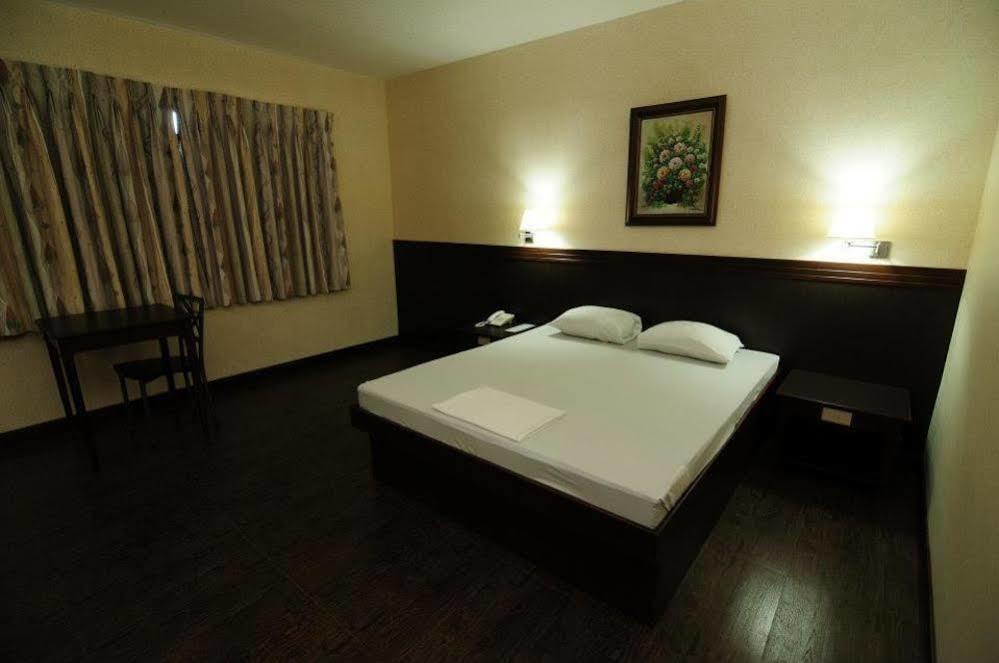 Neuhaus Inn Legazpi Zewnętrze zdjęcie